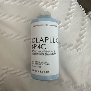 olaplex no 4 C bond maintenance clarifying shampoo